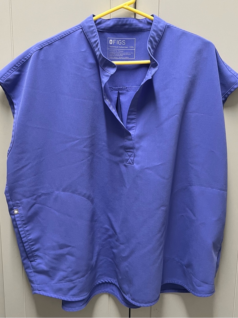 FIGS Women's Petite Blueberry Scrub Set
